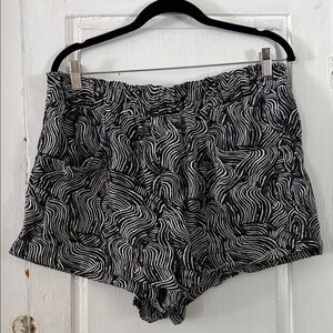 a new day Black & White Swirl Print High Waist Shorts